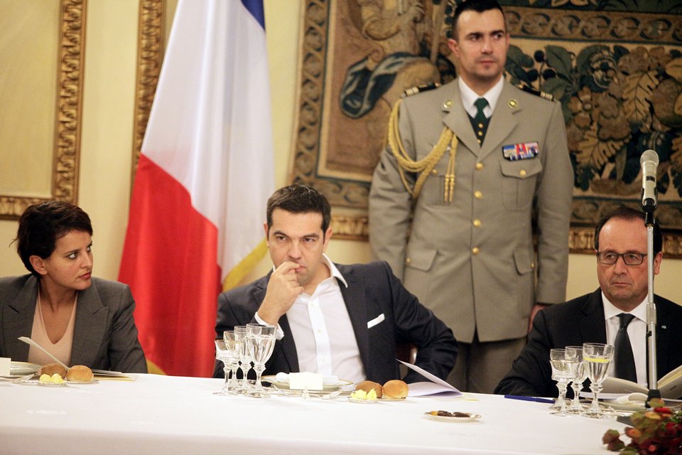 Τα δώρα του Ολάντ στον Τσίπρα: Υπόσχεται επενδύσεις και στήριξη | iefimerida.gr 15