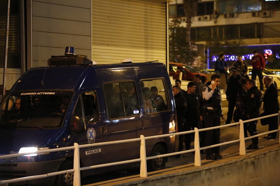 Εληξε η κατάληψη του «Ρουβίκωνα» στα γραφεία των ΑΝΕΛ [εικόνες] | iefimerida.gr 2