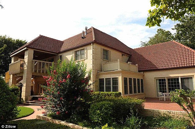 Παράλογο: Αυτή η γυναίκα έσκισε την επιταγή των 818 εκατ. ευρώ που της έδωσε ο πρώην σύζυγός της για το διαζύγιό τους [εικόνες] | iefimerida.gr 11