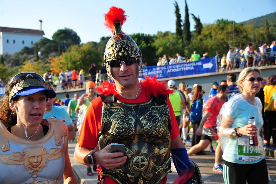 Μαραθώνιος: Γιορτή στους δρόμους της Αθήνας με χιλιάδες συμμετοχές - Νικητής ο Μερούσης [εικόνες] | iefimerida.gr 5