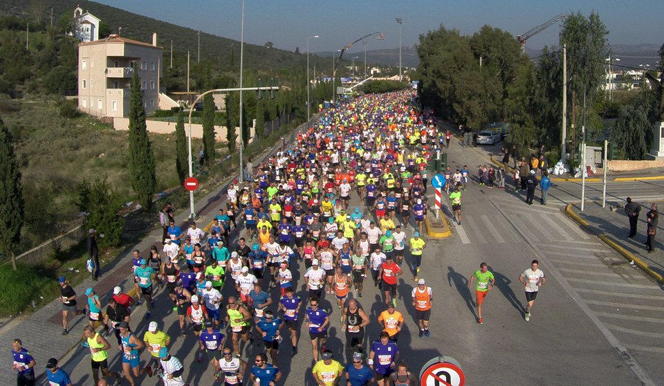 Μαραθώνιος: Γιορτή στους δρόμους της Αθήνας με χιλιάδες συμμετοχές - Νικητής ο Μερούσης [εικόνες] | iefimerida.gr 6