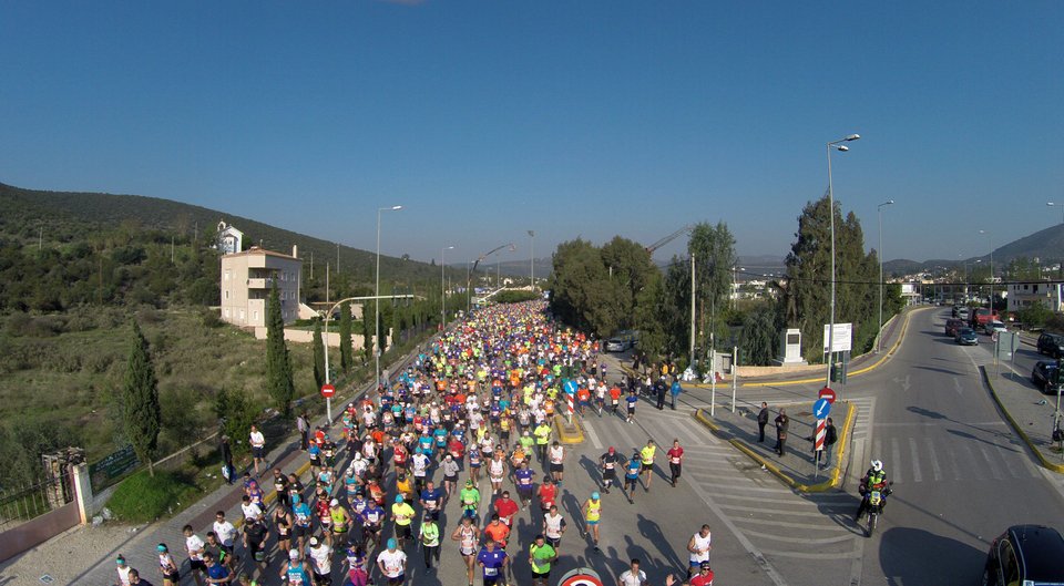 Μαραθώνιος: Γιορτή στους δρόμους της Αθήνας με χιλιάδες συμμετοχές - Νικητής ο Μερούσης [εικόνες] | iefimerida.gr 7