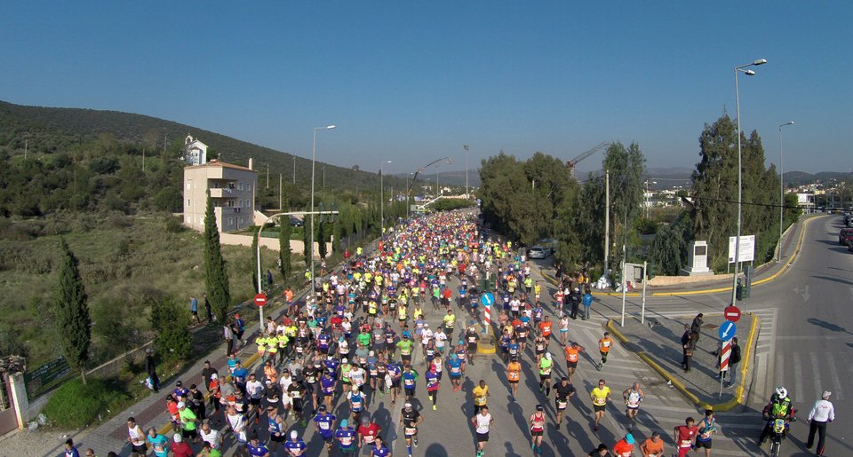 Μαραθώνιος: Γιορτή στους δρόμους της Αθήνας με χιλιάδες συμμετοχές - Νικητής ο Μερούσης [εικόνες] | iefimerida.gr 9