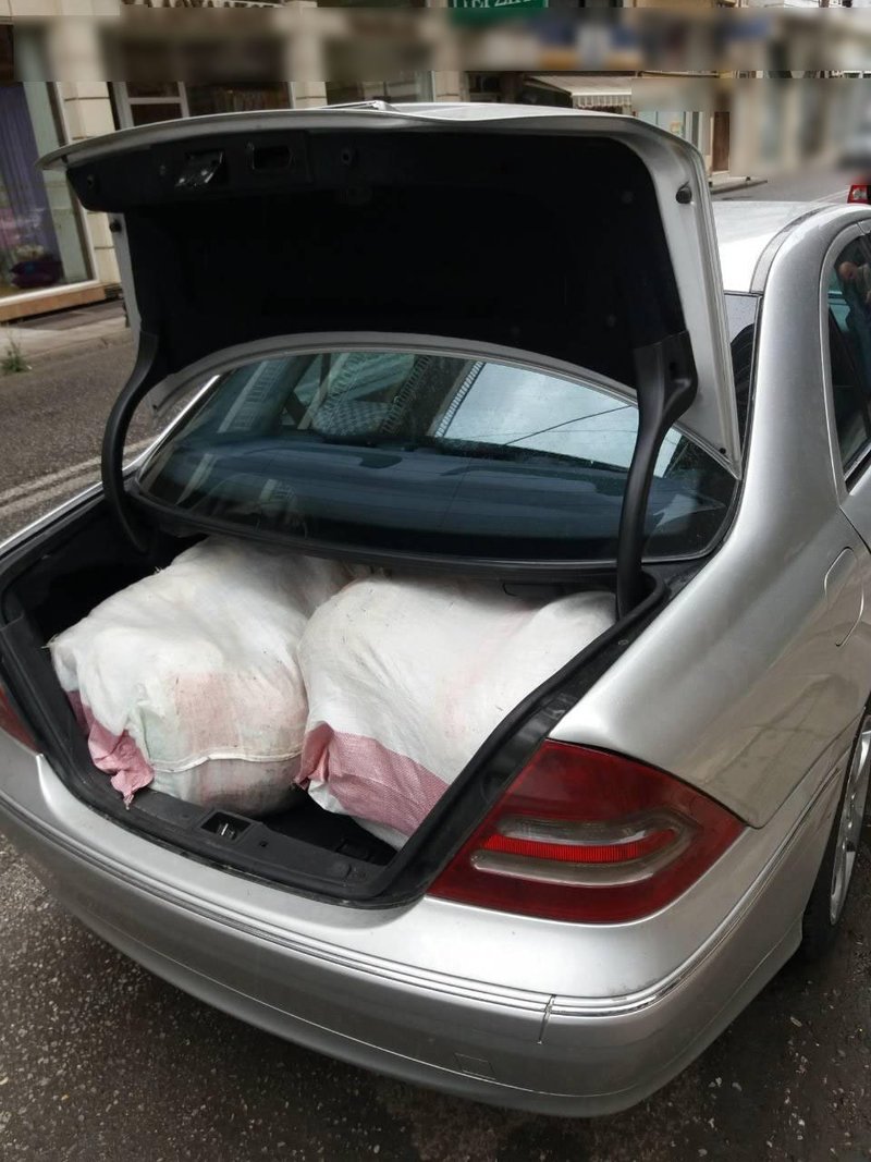 Κοζάνη: Οι αρχές «τσάκωσαν» δύο αλλοδαπούς -Είχαν στο αυτοκίνητο τους 41,5 κιλά ναρκωτικά [εικόνες] | iefimerida.gr 2