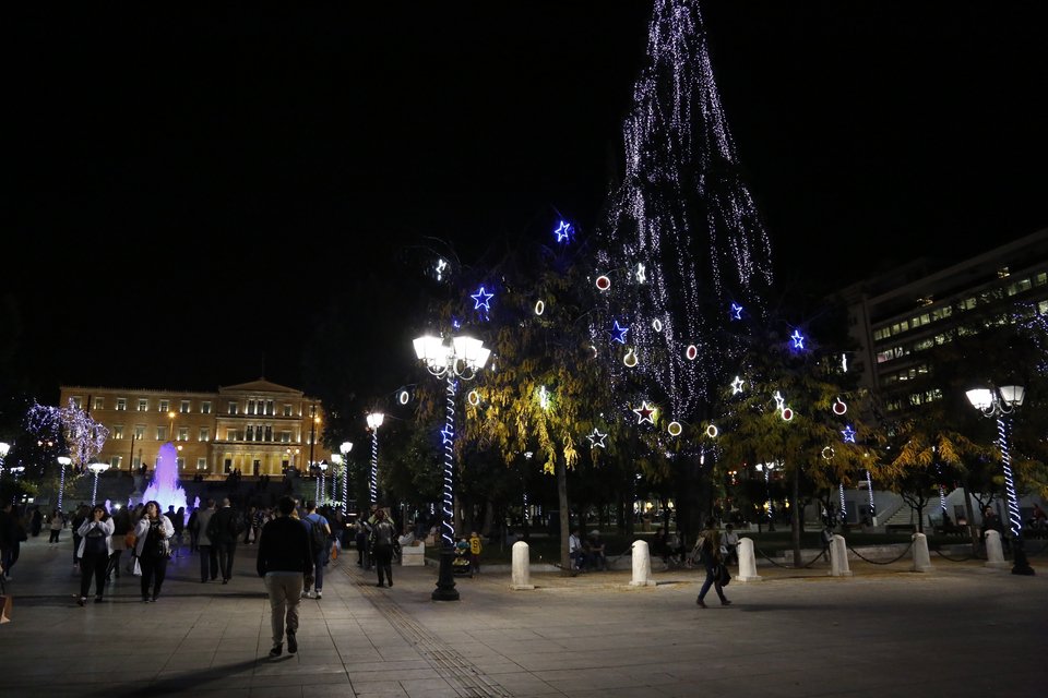 «Μύρισε» Χριστούγεννα το κέντρο της Αθήνας [εικόνες] | iefimerida.gr 11