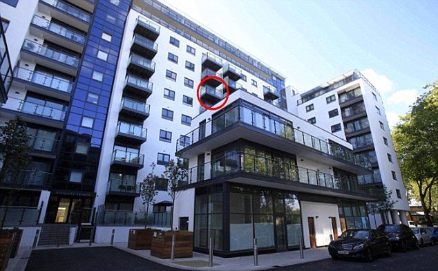 Φλερτ με τραγική κατάληξη -Δύο φοιτητές έπεσαν από τον 6ο όροφο ενώ φιλιούνταν [εικόνες] | iefimerida.gr 0