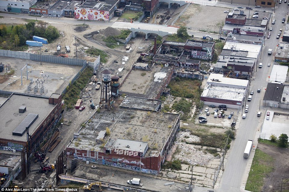 Οι δύο όψεις του Ντιτρόιτ μετά τη χρεοκοπία -Από τη μια ουρανοξύστες και από την άλλη εργοστάσια φαντάσματα και μισορημαγμένα βικτωριανά σπίτια [εικόνες] | iefimerida.gr 11