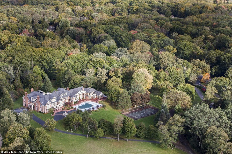 Οι δύο όψεις του Ντιτρόιτ μετά τη χρεοκοπία -Από τη μια ουρανοξύστες και από την άλλη εργοστάσια φαντάσματα και μισορημαγμένα βικτωριανά σπίτια [εικόνες] | iefimerida.gr 4