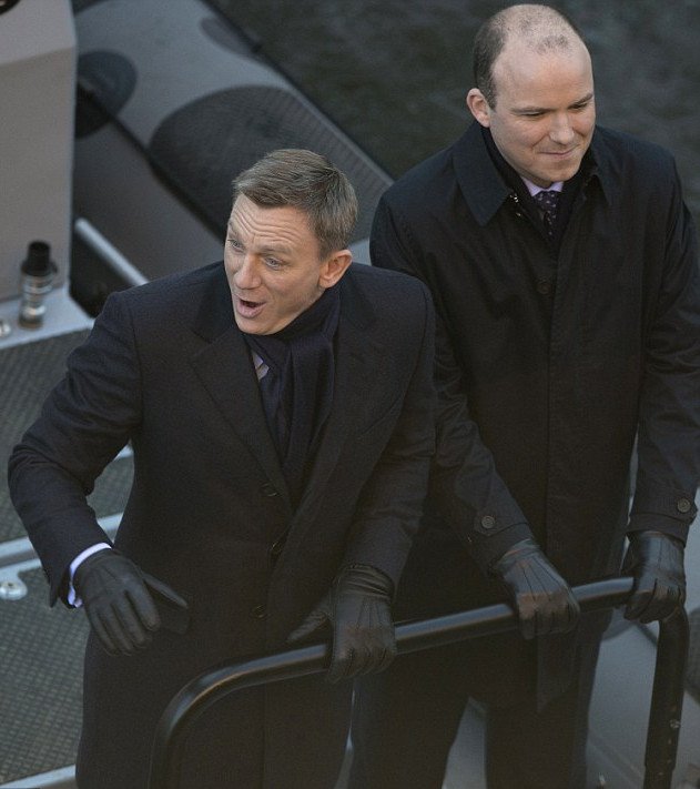 Ο Ντάνιελ Κρεγκ έδειξε την... εκτίμησή του στους παπαράτσι -Τους έκανε χειρονομία [εικόνες & βίντεο] | iefimerida.gr 0