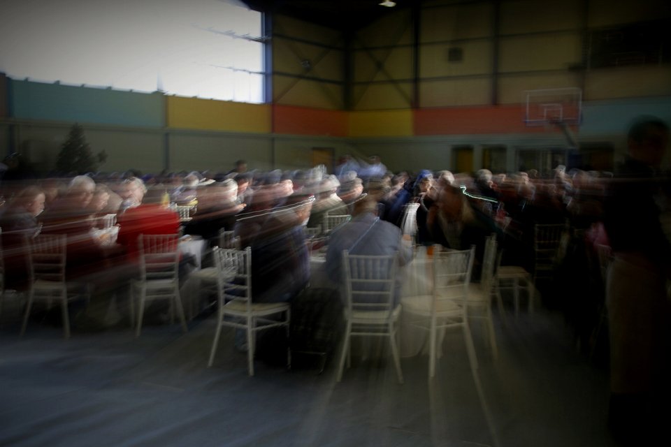 Περισσότερα από 700 άτομα στο Χριστουγεννιάτικο γεύμα του Δήμου Αθηναίων [εικόνες] | iefimerida.gr 2