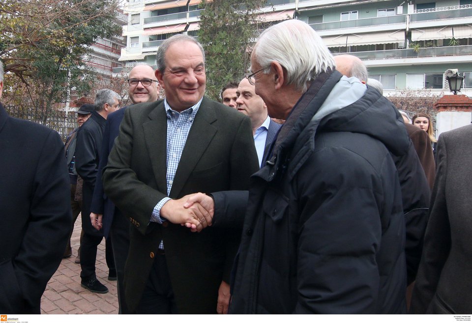 Ψήφισε χωρίς να κάνει δηλώσεις ο Κώστας Καραμανλής -Eβγαλε όμως selfie [εικόνες] | iefimerida.gr 1