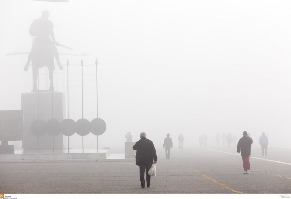 «Αγγελοπουλικό» τοπίο στην ομίχλη η παραλία Θεσσαλονίκης [εντυπωσιακές εικόνες] | iefimerida.gr 9