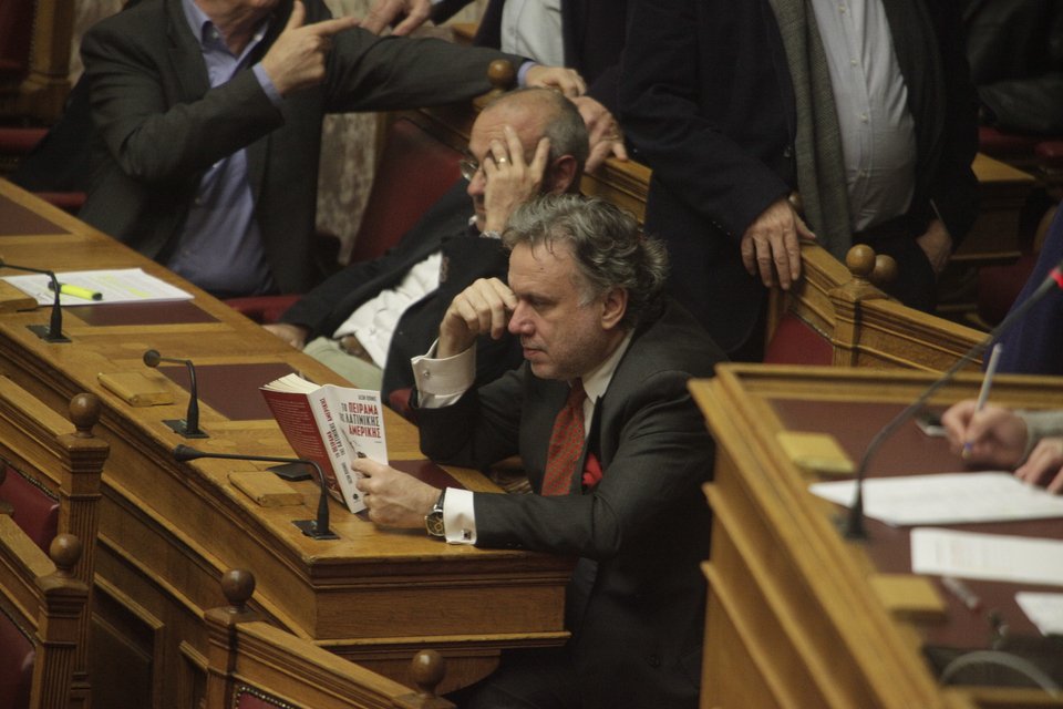 Ο Κατρούγκαλος μελετά το «Πείραμα της Λατινικής Αμερικής» από τα υπουργικά έδρανα [εικόνες] | iefimerida.gr 0