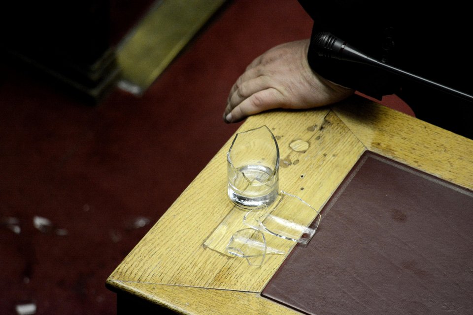 Ο Λεβέντης τα... έσπασε και τα έκανε μούσκεμα [εικόνες] | iefimerida.gr 2