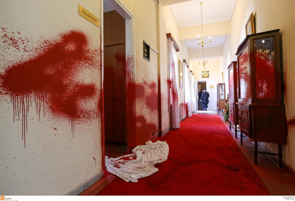 Ανθιμος: Αν δεν λειτουργεί το κράτος να πάρει ο καθένας την υπόθεση στα χέρια του [εικόνες]  | iefimerida.gr 2