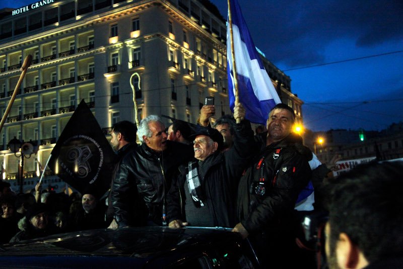 Ολα όσα έγιναν στο συλλαλητήριο των αγροτών -Οι γκλίτσες των Κρητικών έγιναν σύμβολο [εικόνες] | iefimerida.gr 16