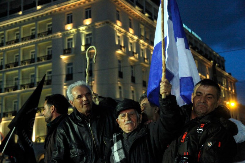 Ολονυχτία με φασολάδα - Οι αγρότες κατασκηνώνουν στο Σύνταγμα | iefimerida.gr 13