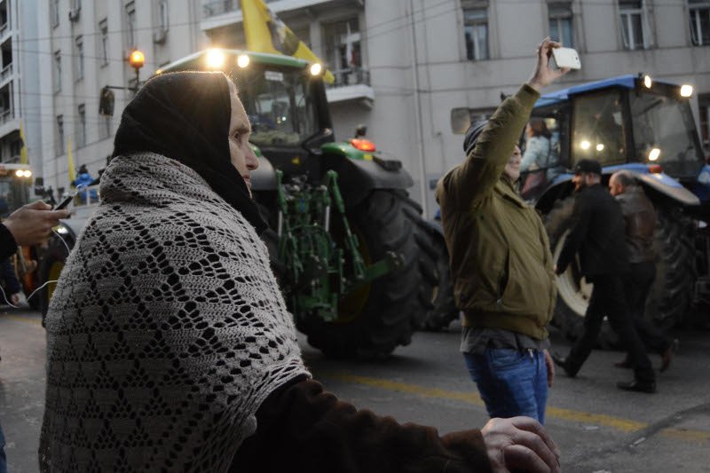 Ολα όσα έγιναν στο συλλαλητήριο των αγροτών -Οι γκλίτσες των Κρητικών έγιναν σύμβολο [εικόνες] | iefimerida.gr 22