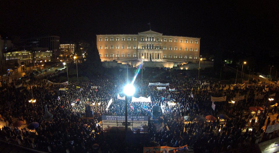 Ξενύχτησαν στο Σύνταγμα οι αγρότες [εικόνες] | iefimerida.gr 10