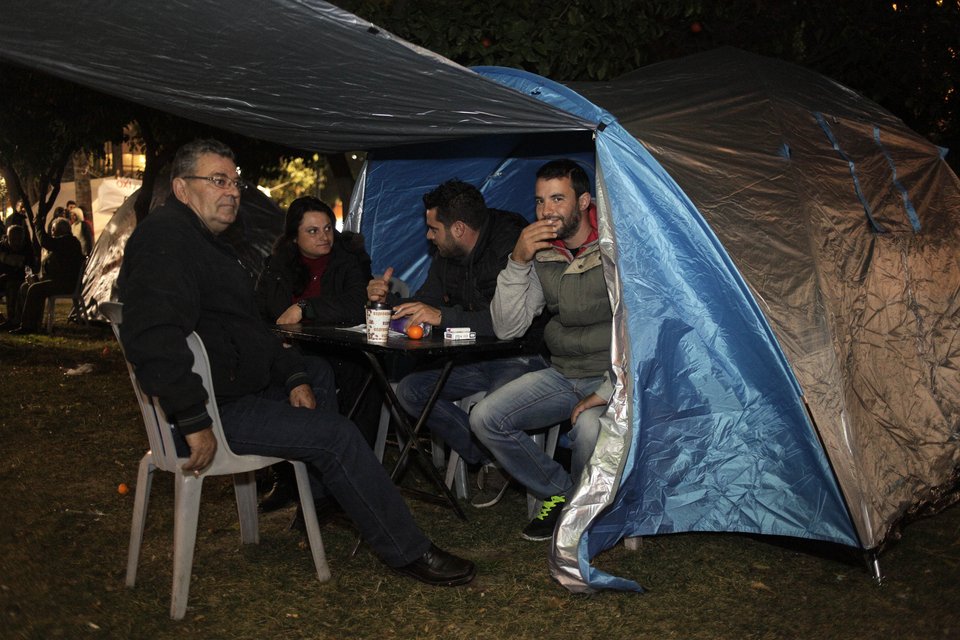 Ολονυχτία με φασολάδα - Οι αγρότες κατασκηνώνουν στο Σύνταγμα | iefimerida.gr 10