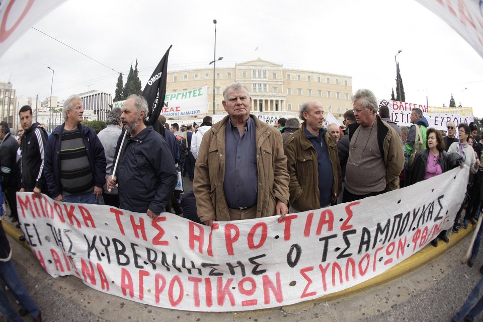 Δεύτερη λαοθάλασσα των αγροτών στο Σύνταγμα -«Ηρθε η ώρα για νέο Κιλελέρ» φώναζαν [εικόνες] | iefimerida.gr 2