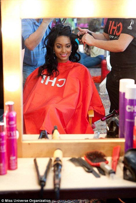 Η ώρα της Μις Κόσμος: Πυρετώδεις ετοιμασίες για τον διαγωνισμό [εικόνες] | iefimerida.gr 20