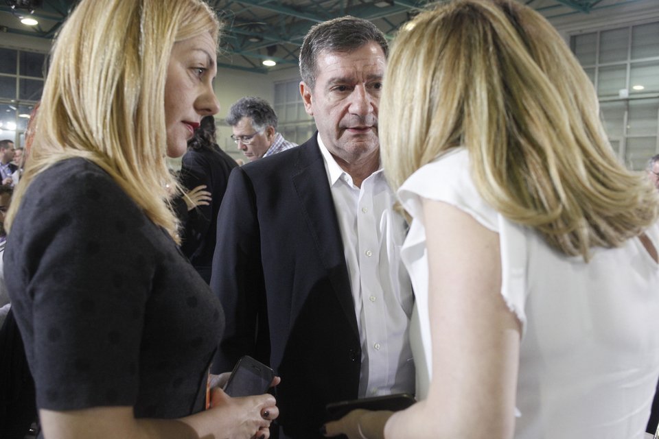 Στο συνέδριο του Ποταμιού -Καλλονές συνεργάτιδες και «επίτιμοι» προσκεκλημένοι [εικόνες] | iefimerida.gr 8