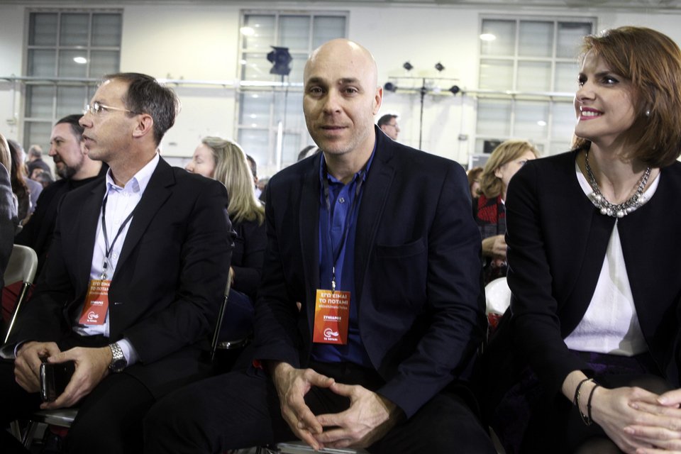 Στο συνέδριο του Ποταμιού -Καλλονές συνεργάτιδες και «επίτιμοι» προσκεκλημένοι [εικόνες] | iefimerida.gr 7