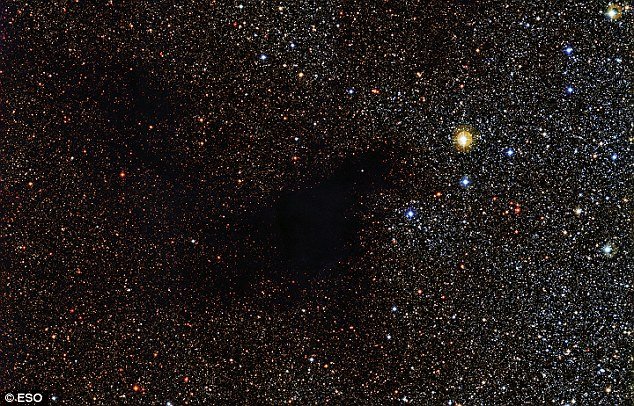 «Τρύπα» στο νυχτερινό ουρανό εντόπισαν οι αστρονόμοι -Καταπίνει τα αστέρια  [εικόνες] | iefimerida.gr 0