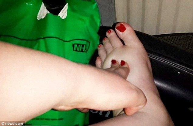 Η μυστηριώδης ασθένεια που έχει κάνει κόλαση τη ζωή μιας 34χρονης -Πήρε 50 κιλά σε έξι μήνες και σε λίγο δεν θα μπορεί να περπατήσει [εικόνες & βίντεο] | iefimerida.gr 6