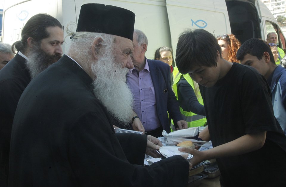 Ιερώνυμος από τον Πειραιά: Κατάντια της Ευρώπης η συμπεριφορά της στην προσφυγική κρίση [εικόνες] | iefimerida.gr 1