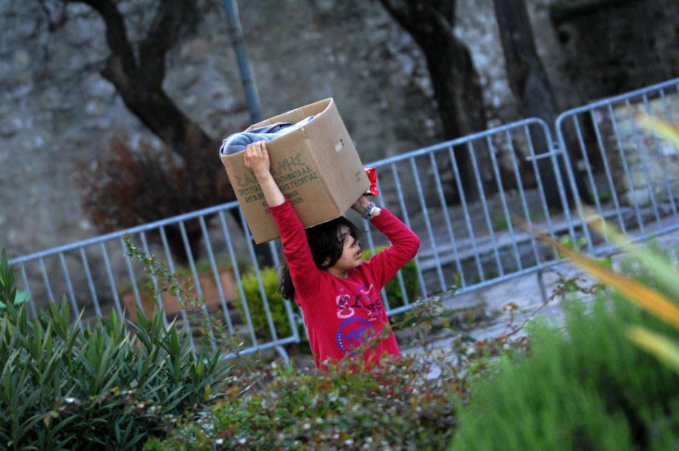 Σε Λάρισα, Τρίκαλα και Νέα Μάκρη 700 πρόσφυγες από τον Πειραιά | iefimerida.gr 10