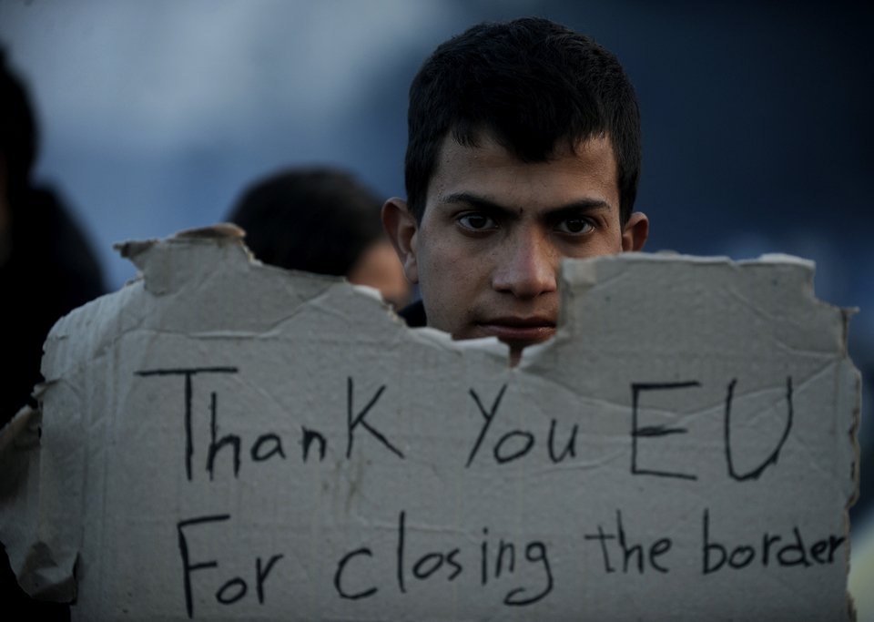 Ενταση στην Ειδομένη-Ξέσπασαν οι πρόσφυγες μετά την απόφαση της Συνόδου [εικόνες]  | iefimerida.gr 4