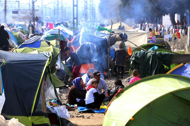 Reuters: Οι πρόσφυγες στην Ειδομένη στήνουν επιχειρήσεις για να επιβιώσουν [εικόνες] | iefimerida.gr 1