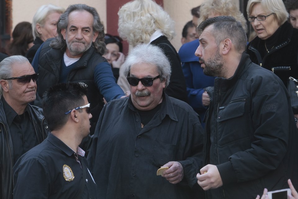 Πλήθος κόσμου και συγκίνηση στο μνημόσυνο του Παντελίδη [εικόνες] | iefimerida.gr 5