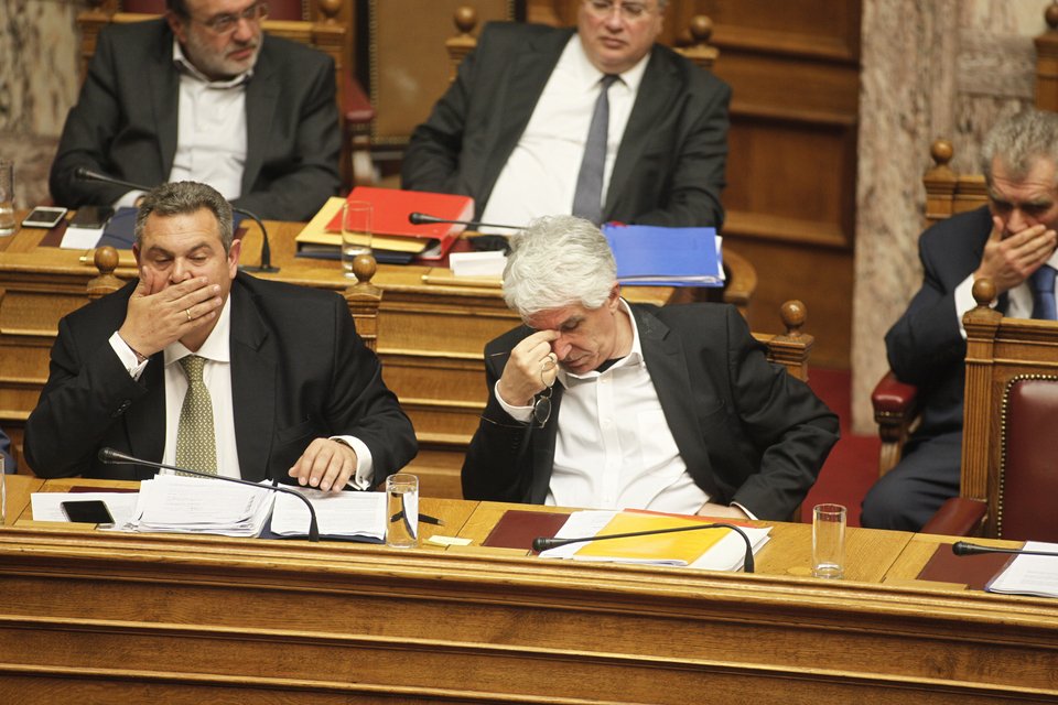 Απηύδησε ο Βούτσης με τους βουλευτές: Πού τη βρίσκετε την όρεξη τέτοια ώρα; [εικόνες] | iefimerida.gr 2