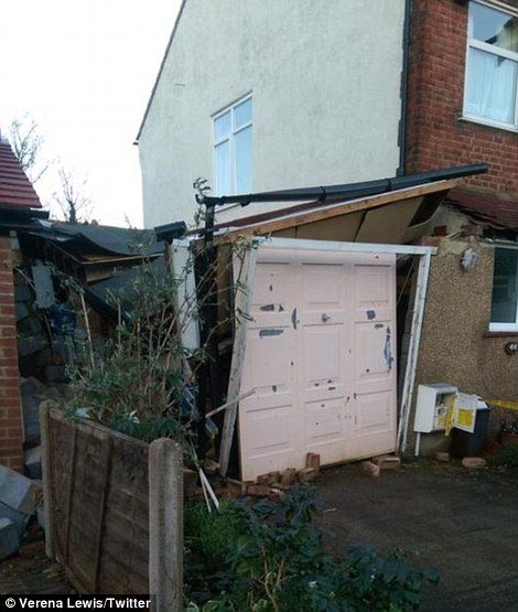 Βιβλική καταστροφή από το πέρασμα του τυφώνα Ρέιτσελ στη Βρετανία [εικόνες] | iefimerida.gr 5