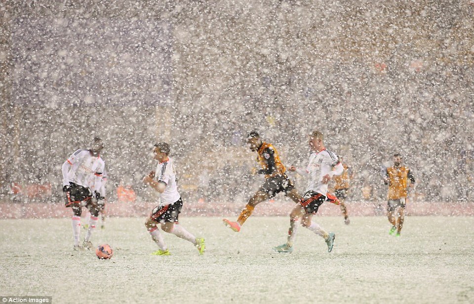 Βιβλική καταστροφή από το πέρασμα του τυφώνα Ρέιτσελ στη Βρετανία [εικόνες] | iefimerida.gr 11