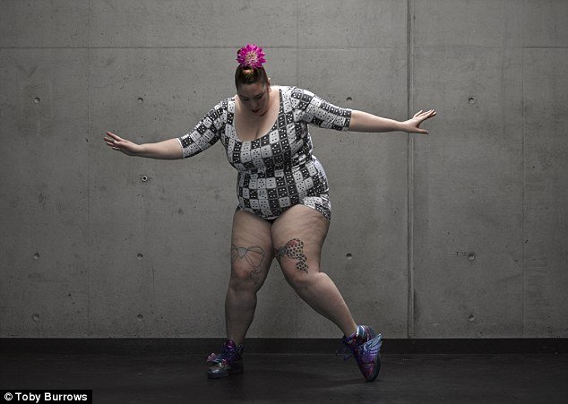 Το πιο ανατρεπτικό σόου χορού -Παχουλές χορεύτριες με έξτρα κιλά αλλά μεγάλη ευλυγισία [εικόνες] | iefimerida.gr 9