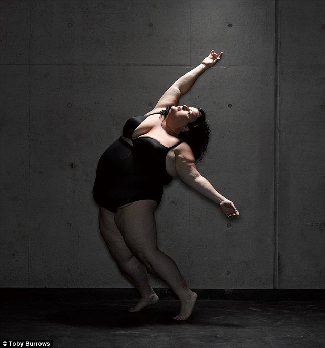 Το πιο ανατρεπτικό σόου χορού -Παχουλές χορεύτριες με έξτρα κιλά αλλά μεγάλη ευλυγισία [εικόνες] | iefimerida.gr 3