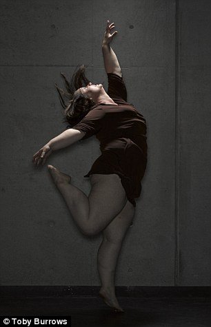 Το πιο ανατρεπτικό σόου χορού -Παχουλές χορεύτριες με έξτρα κιλά αλλά μεγάλη ευλυγισία [εικόνες] | iefimerida.gr 10