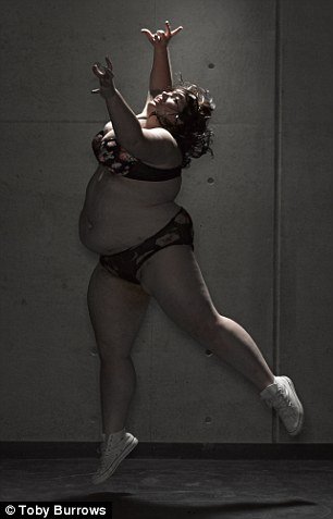 Το πιο ανατρεπτικό σόου χορού -Παχουλές χορεύτριες με έξτρα κιλά αλλά μεγάλη ευλυγισία [εικόνες] | iefimerida.gr 2