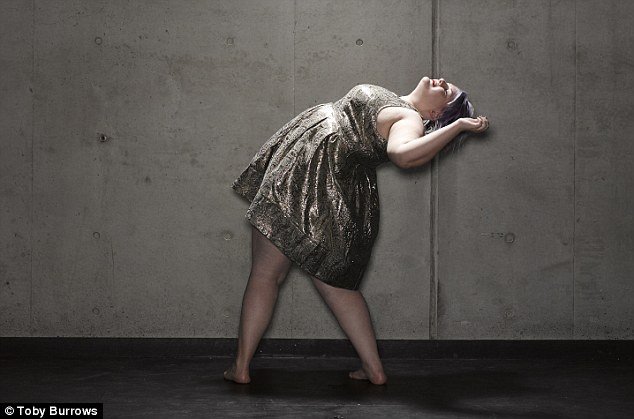 Το πιο ανατρεπτικό σόου χορού -Παχουλές χορεύτριες με έξτρα κιλά αλλά μεγάλη ευλυγισία [εικόνες] | iefimerida.gr 4