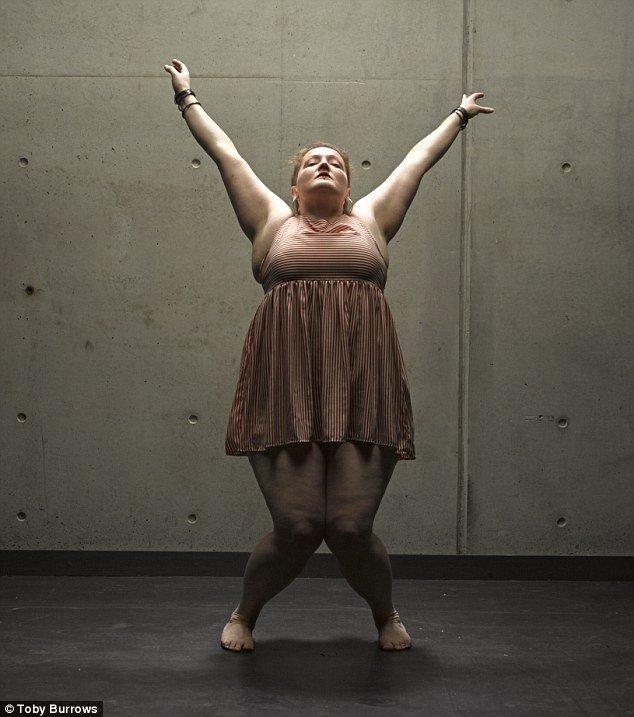 Το πιο ανατρεπτικό σόου χορού -Παχουλές χορεύτριες με έξτρα κιλά αλλά μεγάλη ευλυγισία [εικόνες] | iefimerida.gr 8