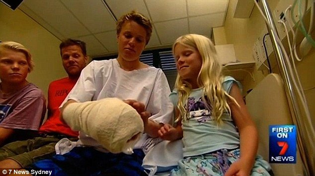 Του έφαγε το χέρι καρχαρίας ενώ ψάρευε: Καρέ καρέ η επίθεση [βίντεο] | iefimerida.gr 1