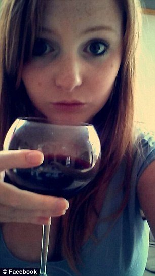 Νεκρή η 23χρονη πρώην πρόεδρος της νεολαίας του Φάρατζ -Σοκάρουν τα τελευταία της tweet [εικόνες] | iefimerida.gr 4