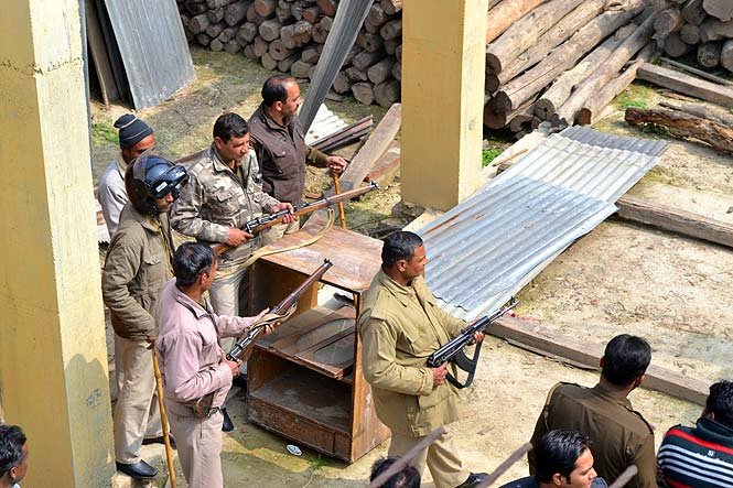 Λεοπάρδαλη έσπειρε τον πανικό στην Ινδία -Εκοβε βόλτες σε κινηματογράφο και νοσοκομείο [εικόνες] | iefimerida.gr 1