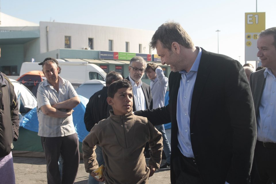 Στον Πειραιά ο Απόστολος Γκλέτσος-Ο πιτσιρικάς που του έκλεψε την καρδιά [εικόνες] | iefimerida.gr 4