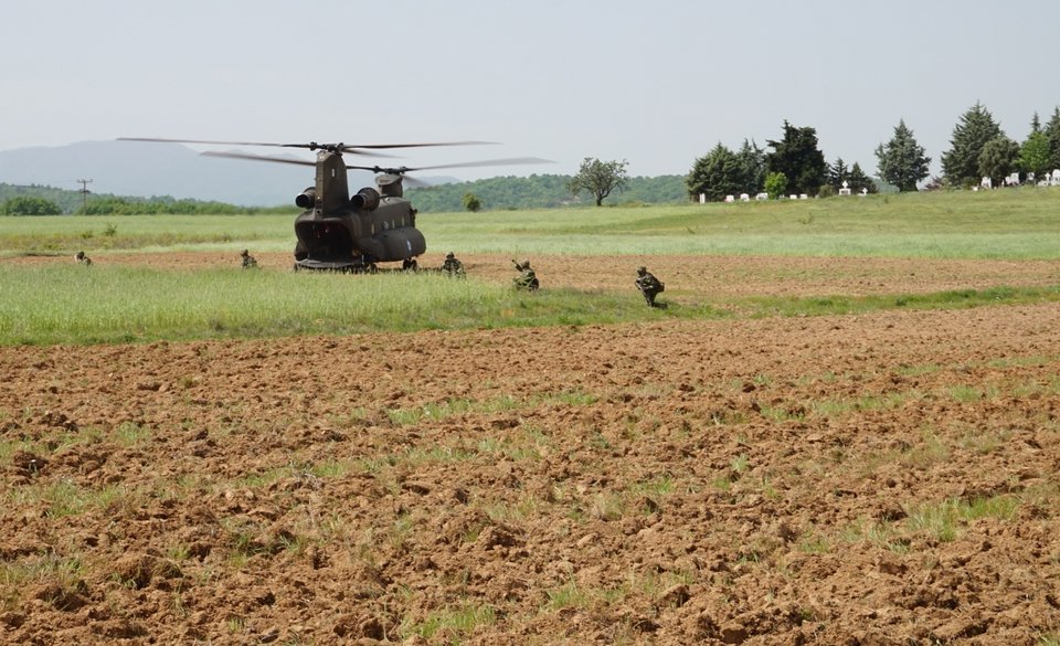 Αιφνίδια στρατιωτική άσκηση: Στήθηκε αντιαεροπορική ομπρέλα στη Χίο -Στις Οινούσες ο Καμμένος [εικόνες&βίντεο] | iefimerida.gr 8