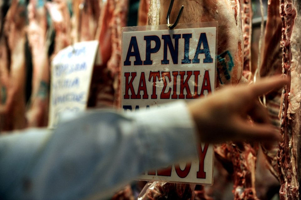 Κορυφώνεται η κίνηση στη Βαρβάκειο -Ανοιχτά και Μ. Σάββατο | iefimerida.gr 1